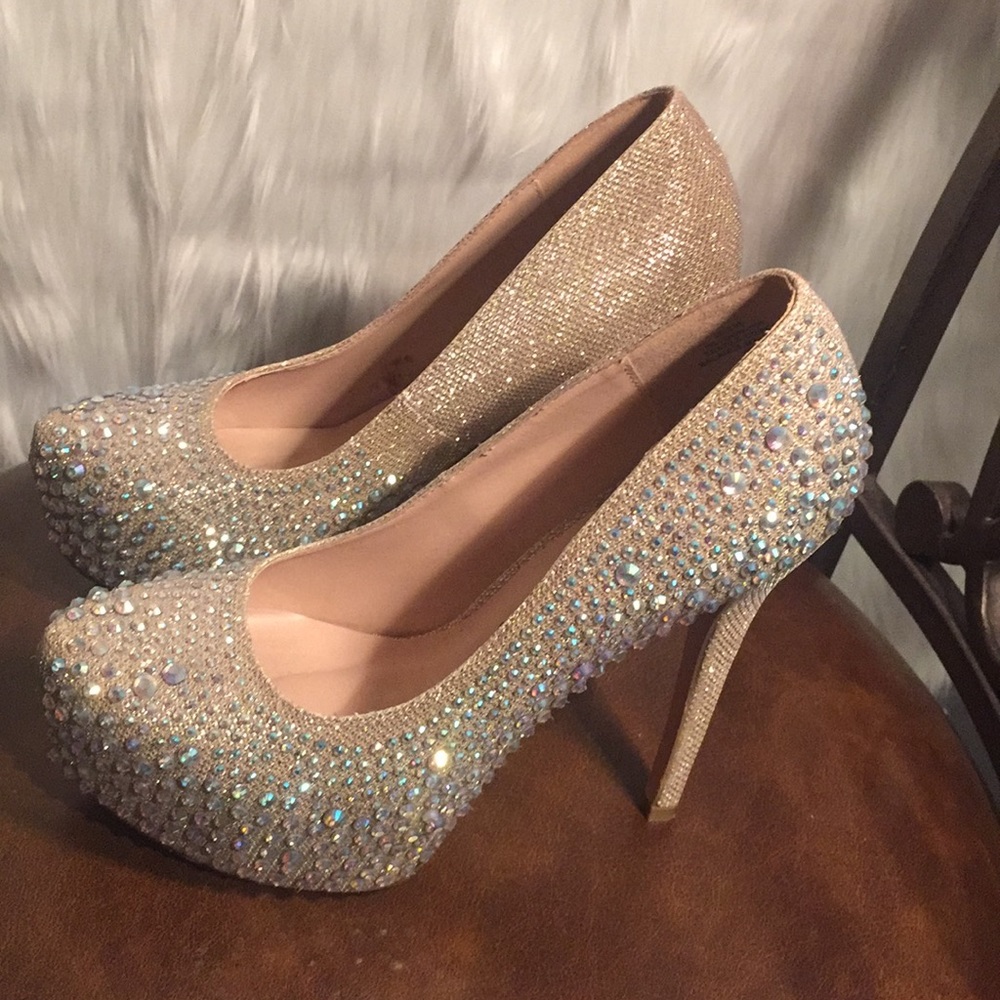 Gold sequence pumps - Picture 3 of 4